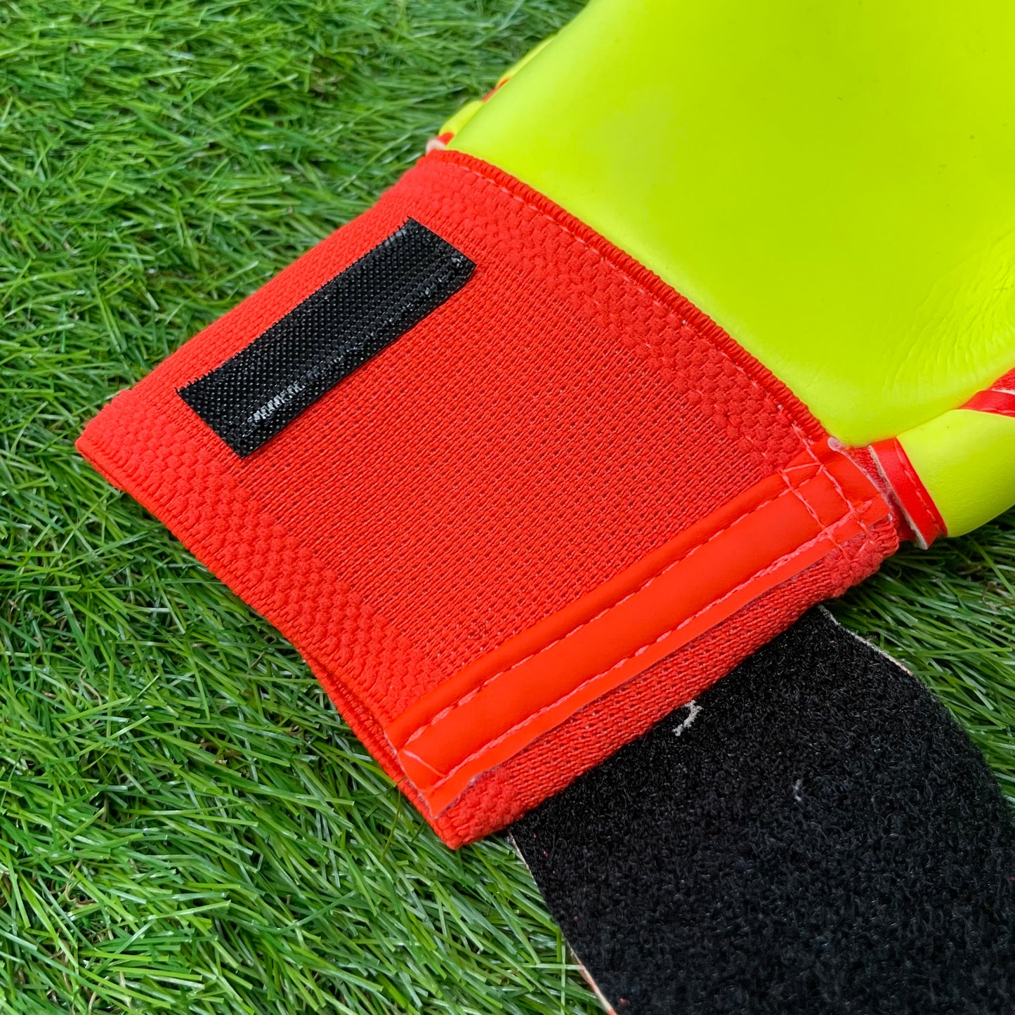 uhlsport ダイナミックインパルス アブソルートグリップ ハーフネガティブ 1011143