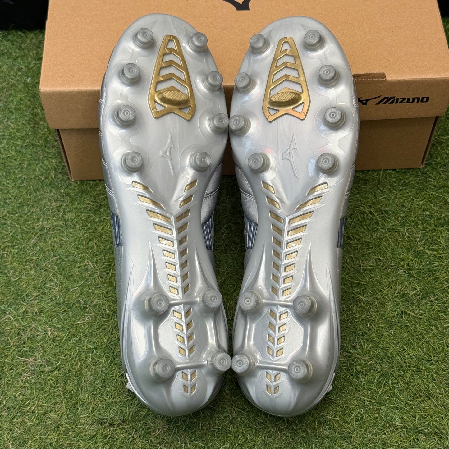 日本未発売 モレリアネオ4 エリート P1GA253204 Morelia Neo4 elite PLATINUM SILVER パック プラチナム シルバー パック