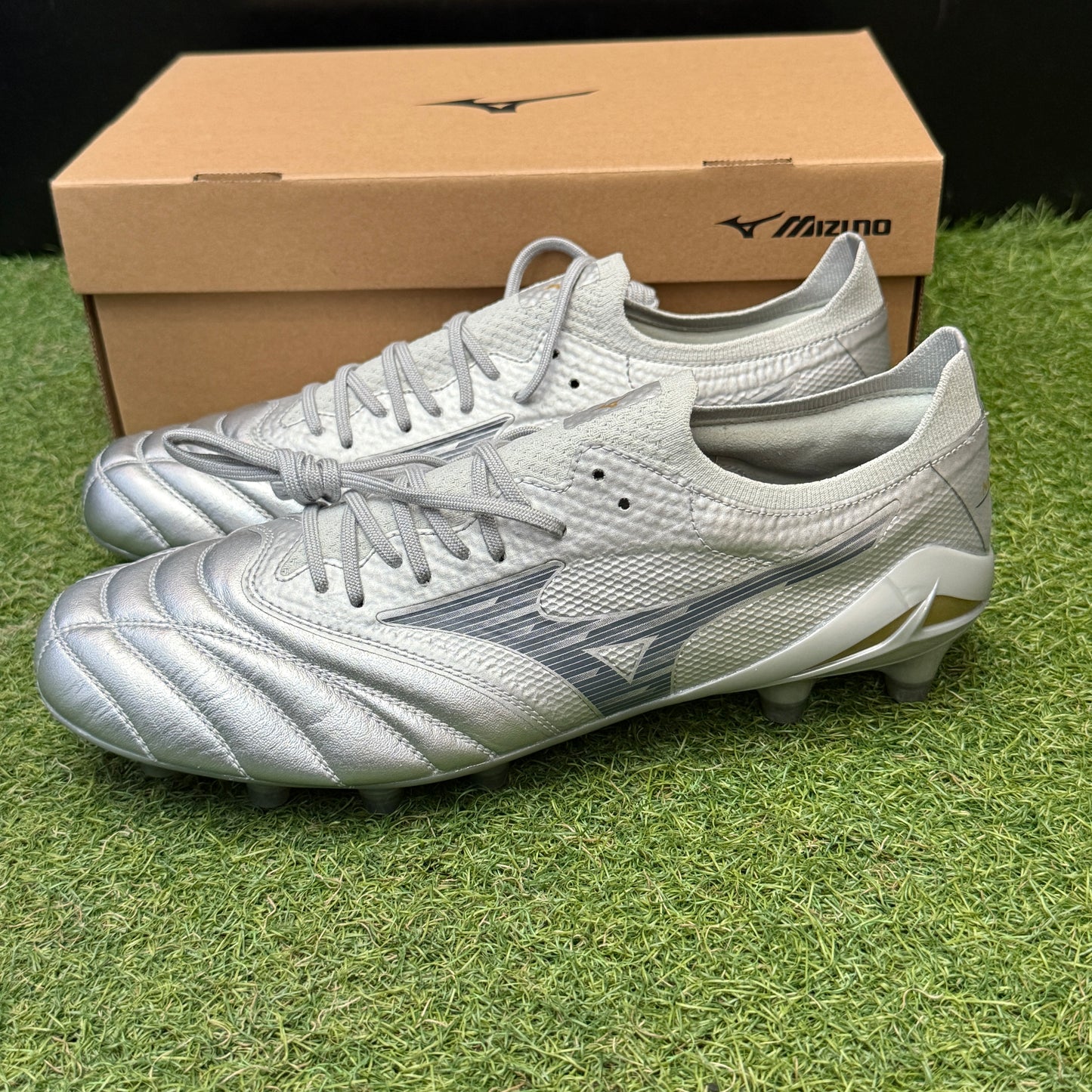 日本未発売 モレリアネオ4 β Elite P1GA254204 Morelia Neo 4 β ベータ PLATINUM SILVER パック プラチナム シルバー パック