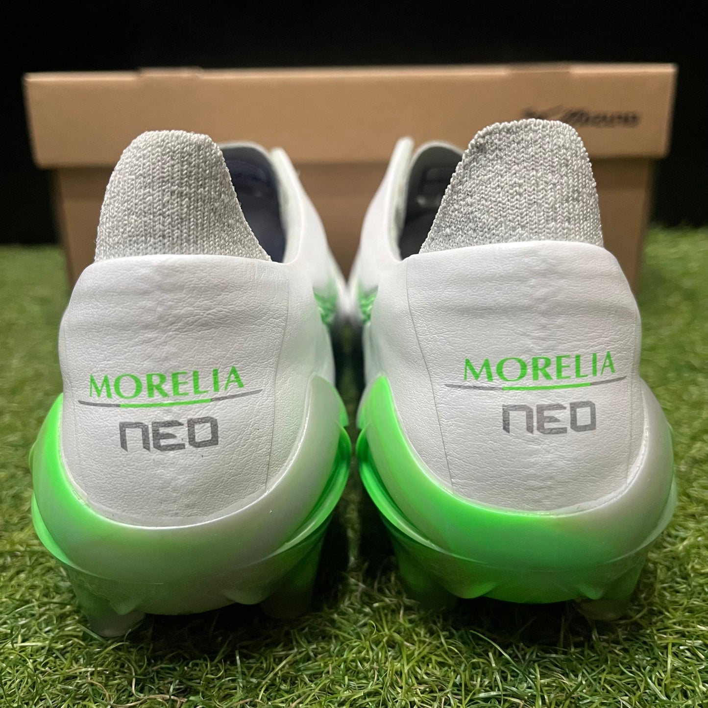 日本未発売 モレリアネオ4 エリート P1GA253237 Morelia Neo4 elite Frontier Pack