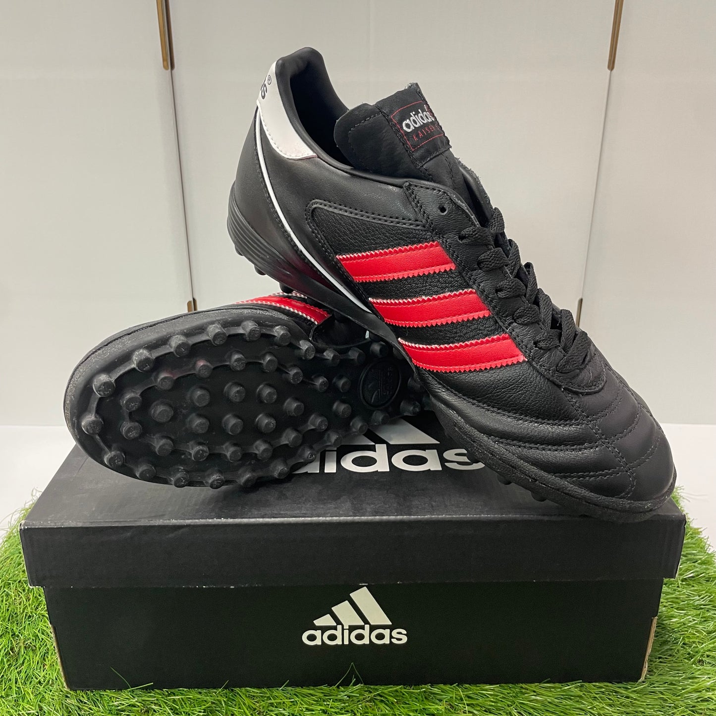 日本未発売 KAISER 5 TEAM RED STRIPES 677357