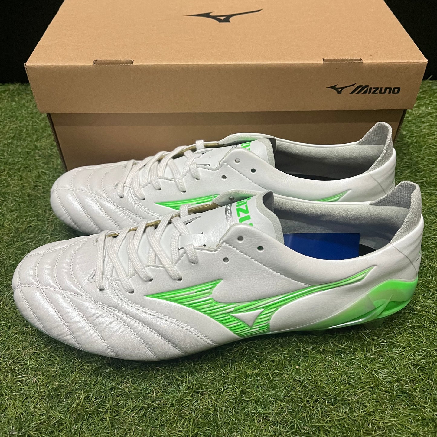 日本未発売 モレリアネオ4 エリート P1GA253237 Morelia Neo4 elite Frontier Pack