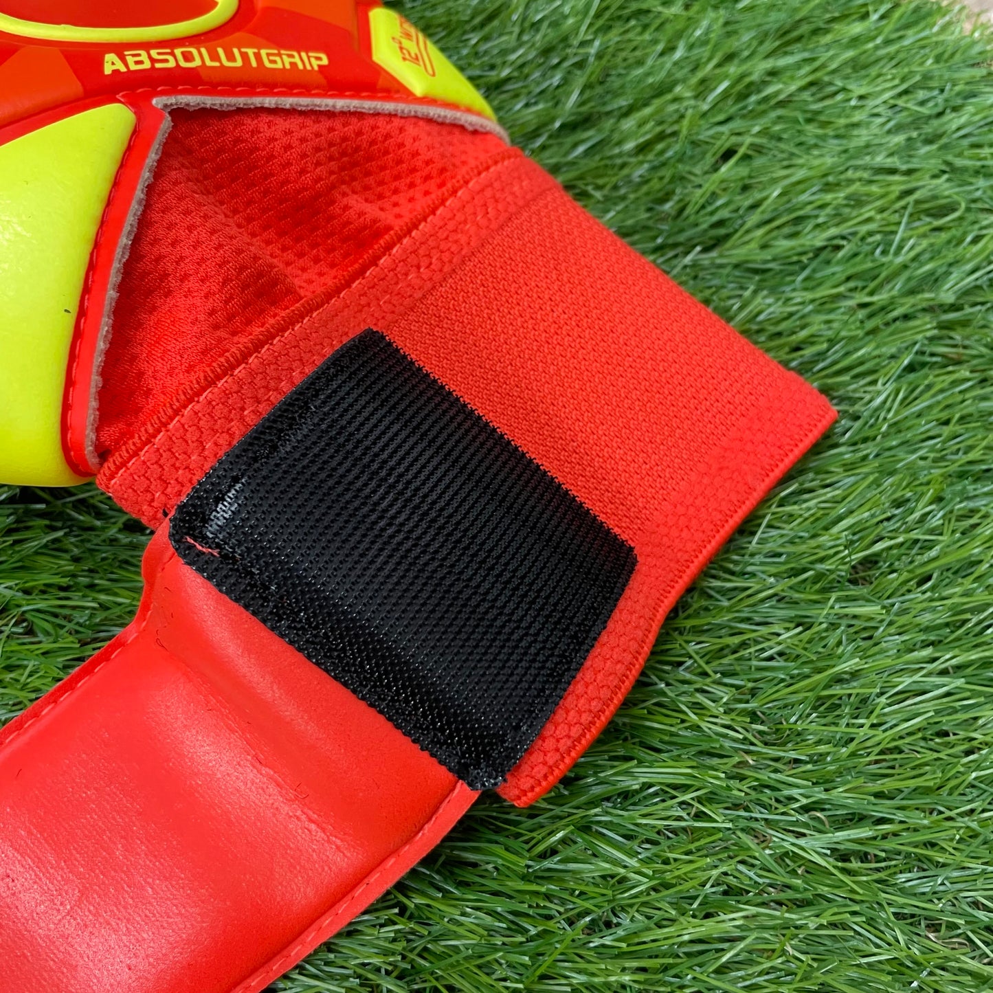 uhlsport ダイナミックインパルス アブソルートグリップ ハーフネガティブ 1011143