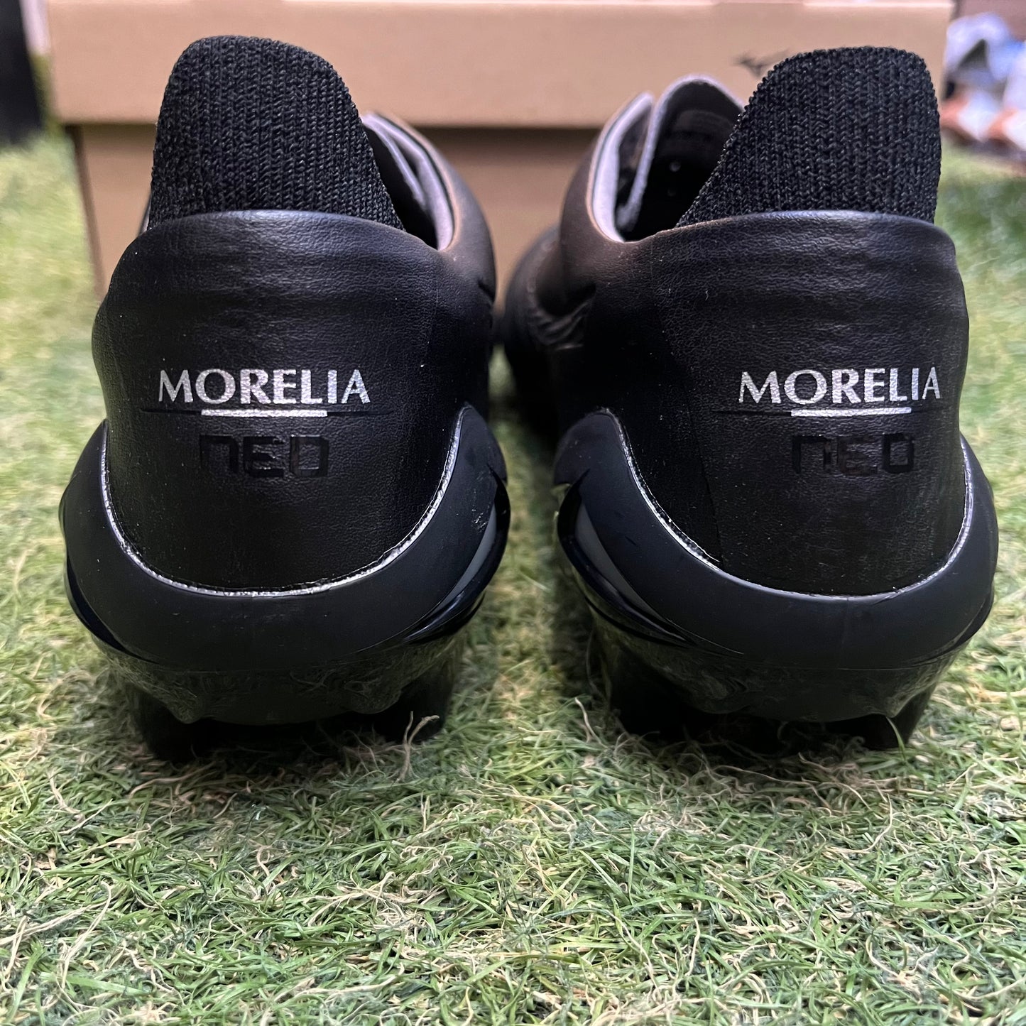 日本未発売 モレリアネオ4 エリート P1GA243203 Morelia Neo4 elite