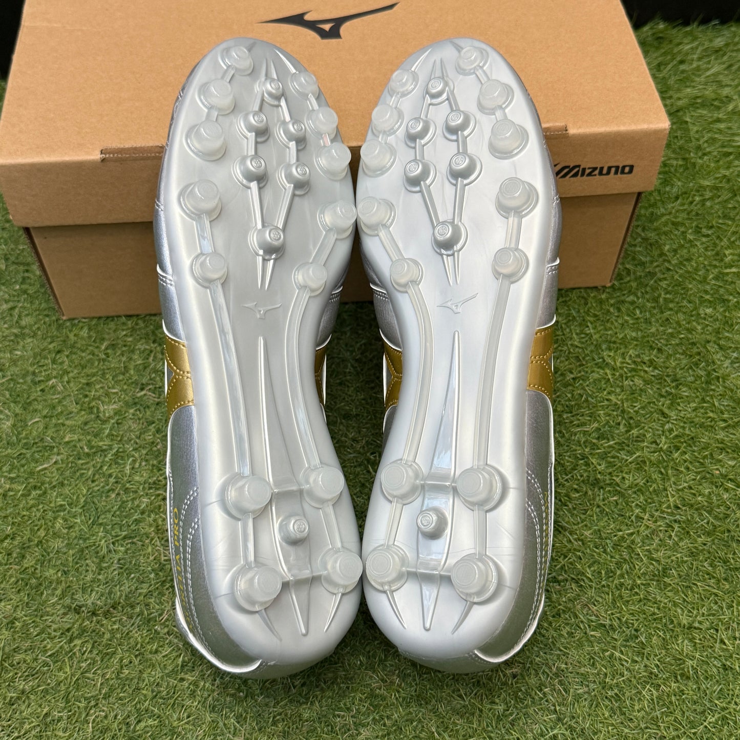 日本未発売 モレリア2 Pro AG P1GA251404 morelia 2 pro AG PLATINUM SILVER パック プラチナム シルバー パック