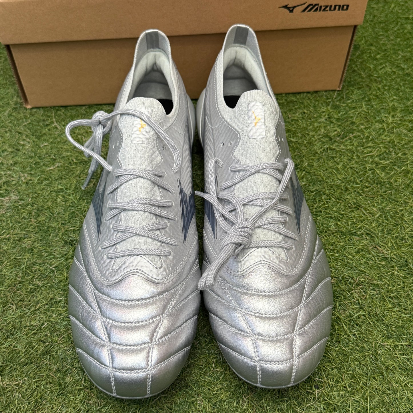 日本未発売 モレリアネオ4 β Elite P1GA254204 Morelia Neo 4 β ベータ PLATINUM SILVER パック プラチナム シルバー パック