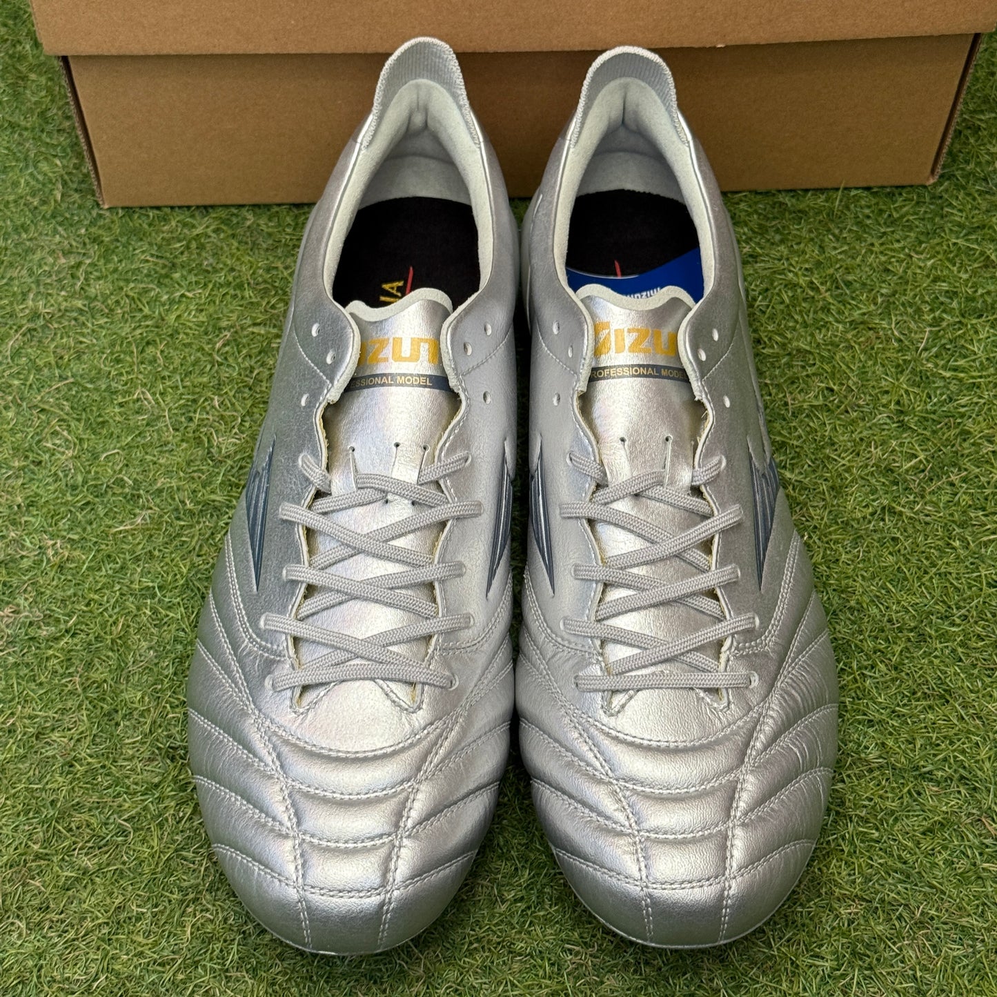 日本未発売 モレリアネオ4 エリート P1GA253204 Morelia Neo4 elite PLATINUM SILVER パック プラチナム シルバー パック