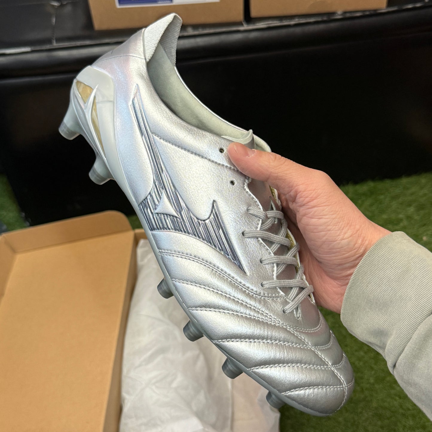日本未発売 モレリアネオ4 エリート P1GA253204 Morelia Neo4 elite PLATINUM SILVER パック プラチナム シルバー パック