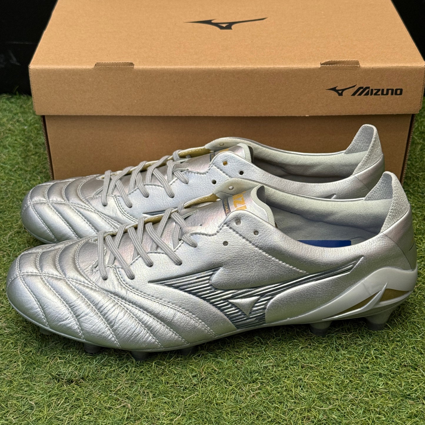 日本未発売 モレリアネオ4 エリート P1GA253204 Morelia Neo4 elite PLATINUM SILVER パック プラチナム シルバー パック