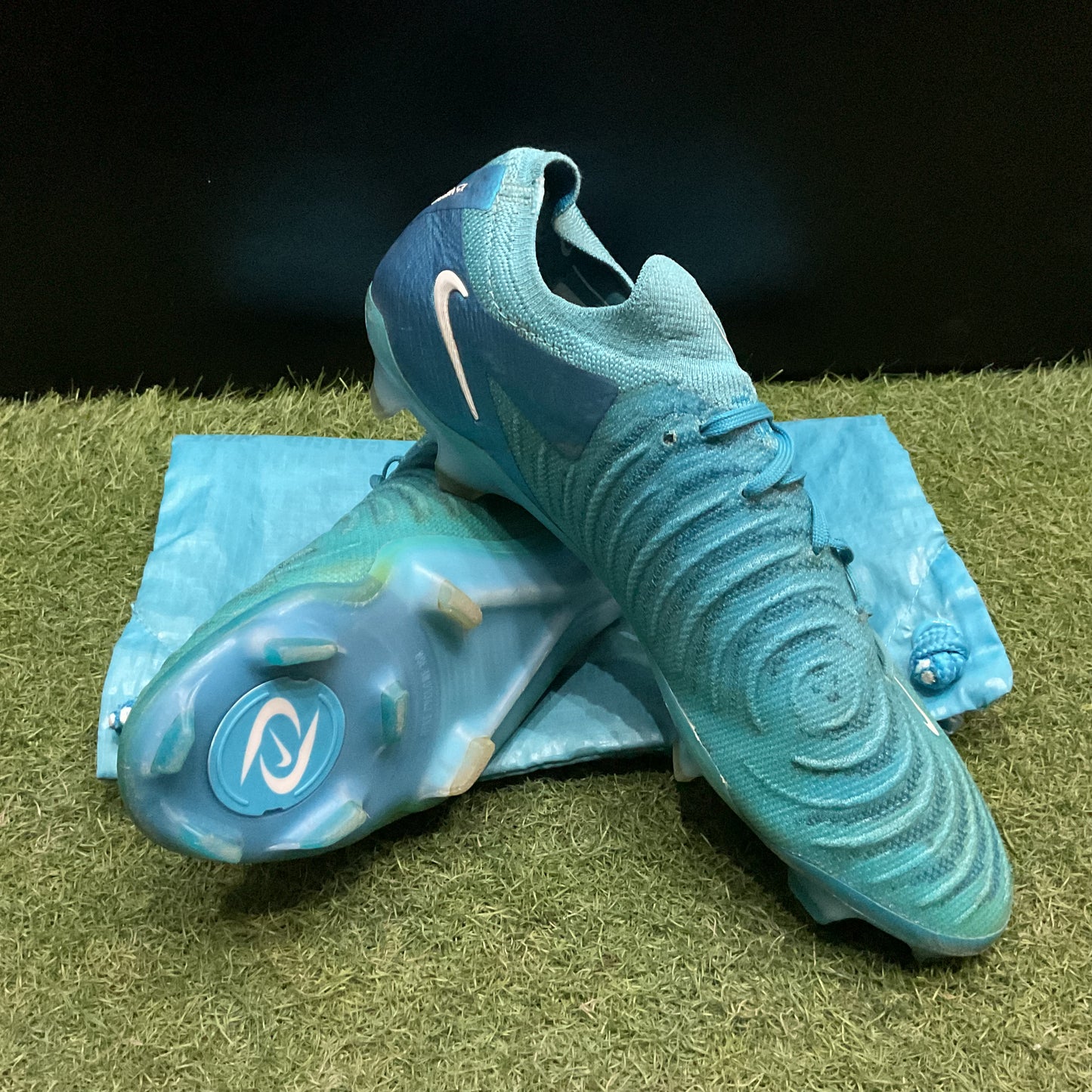 28.0 cm Used Goods中古スパイクPhantom GX2 Elite FG