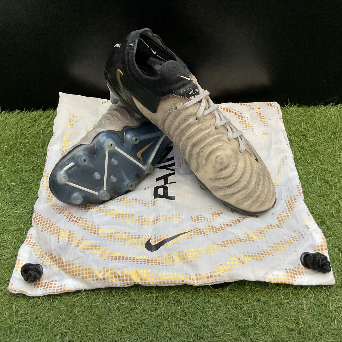 C 24.0 cm Used Goods中古スパイクPhantom GX2 Elite AG-PRO