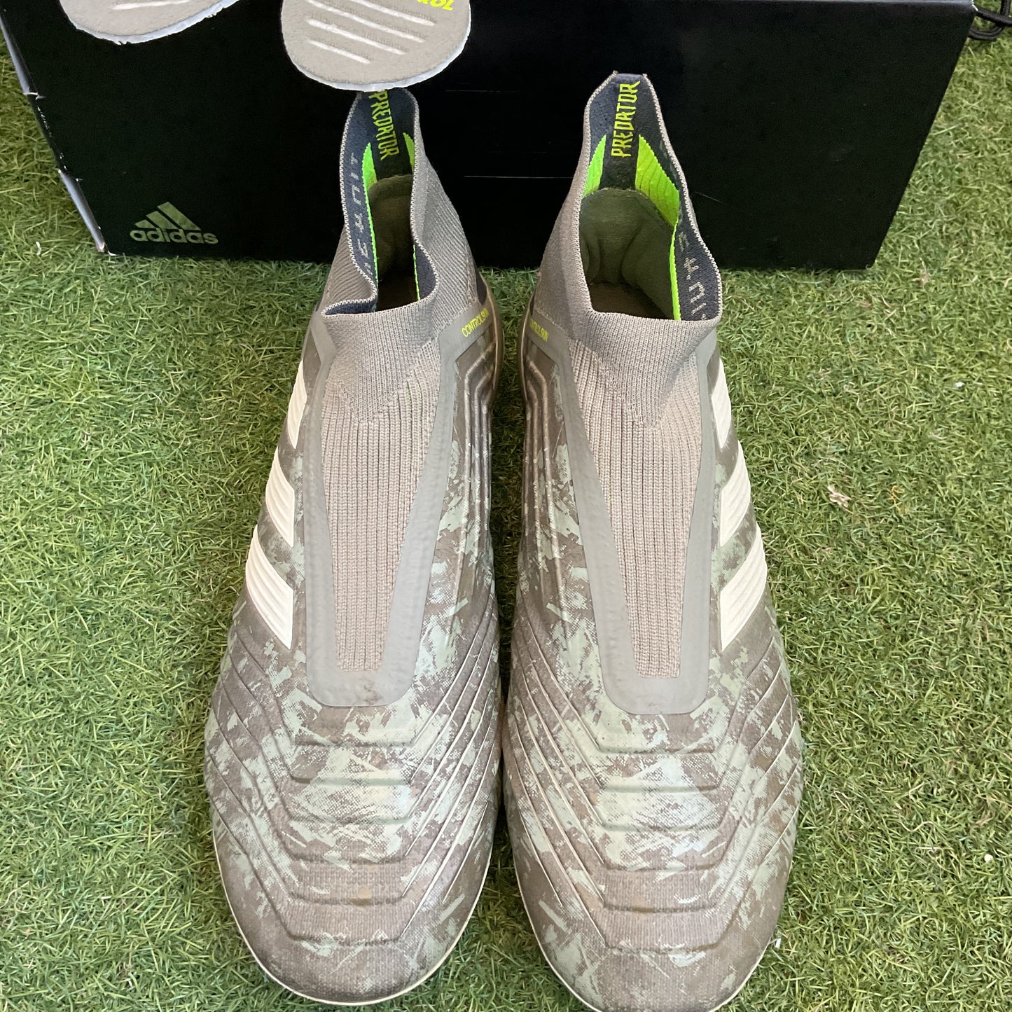 26.0 cm Used Goods中古スパイクPredator 19+ FG
