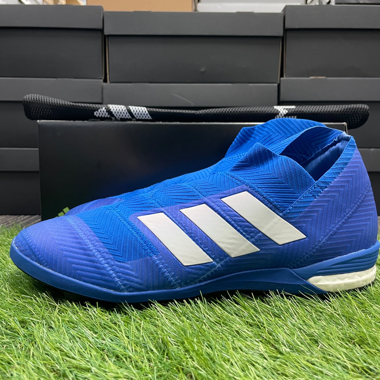 NEMEZIZ TANGO 18+TF DB2466