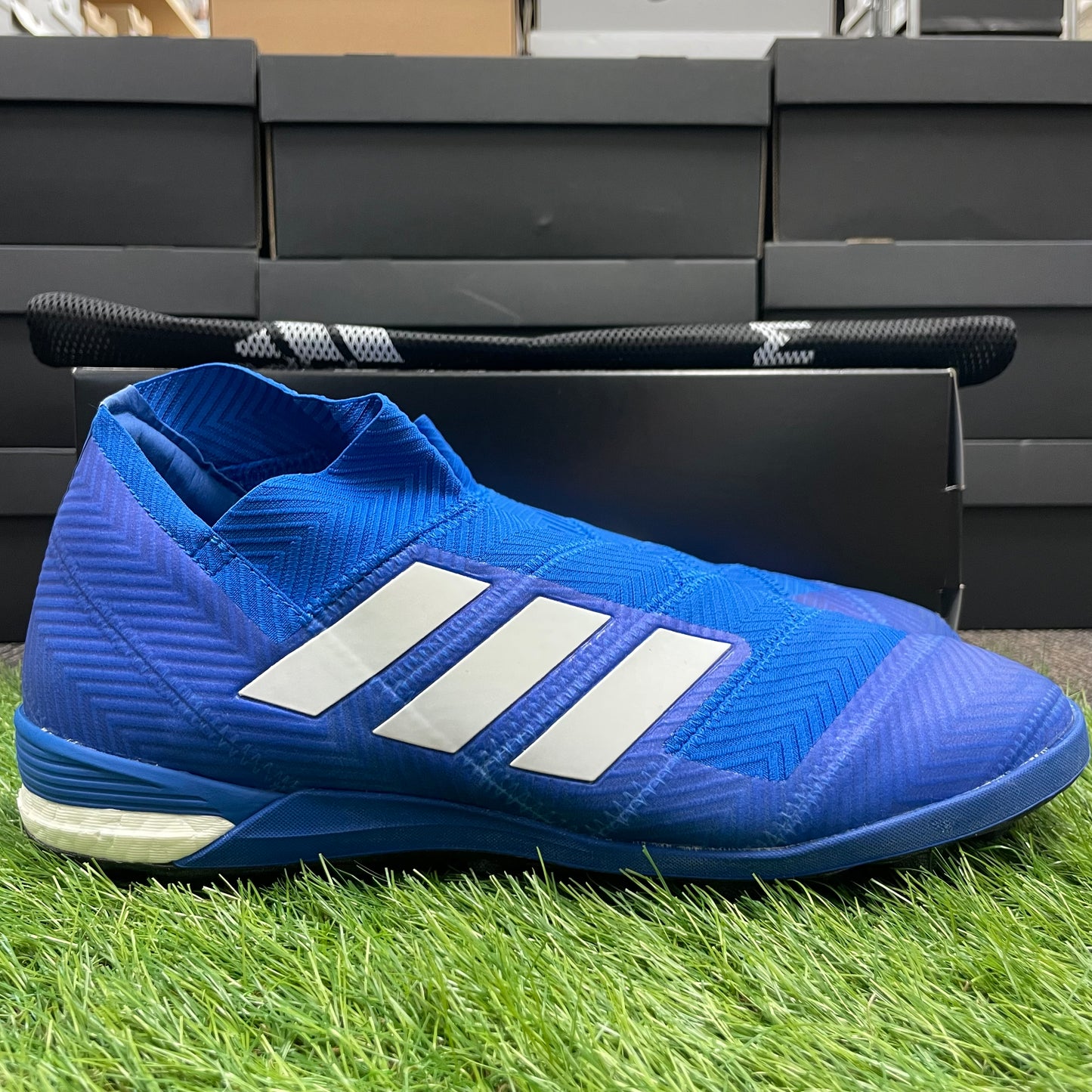 NEMEZIZ TANGO 18+TF DB2466