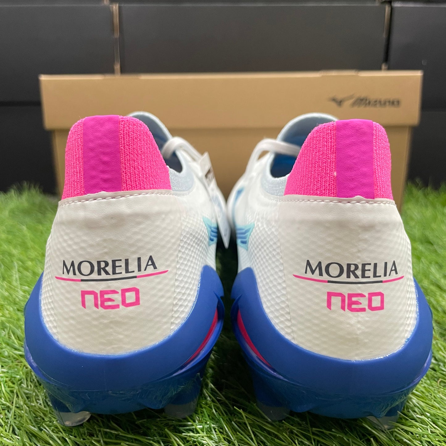 日本未発売 モレリアネオ4 β Elite P1GA254225 morelia neo 4
