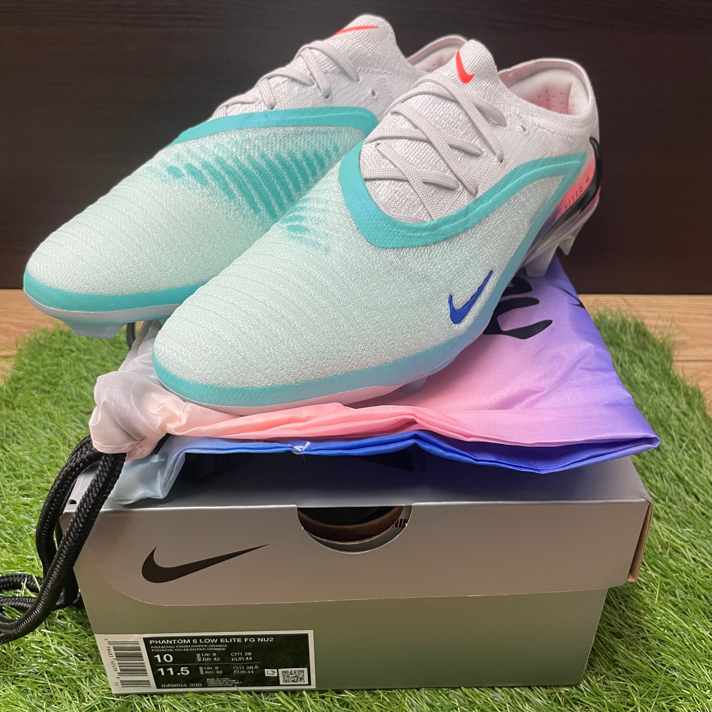 ファントム 6 LOW ELITE FG NU2 IM9604 300