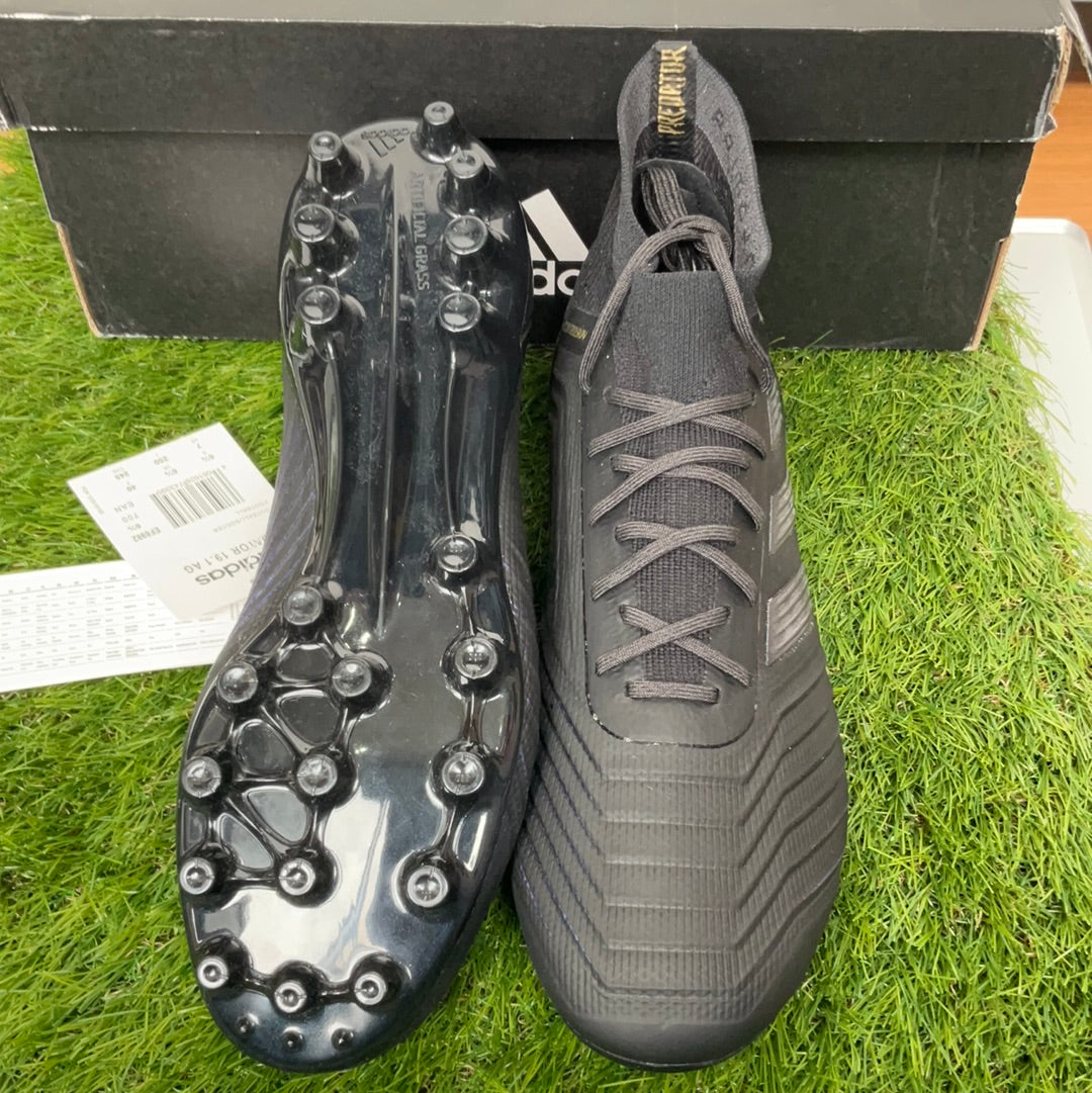 Adidas predator hotsell 19.1 ag black