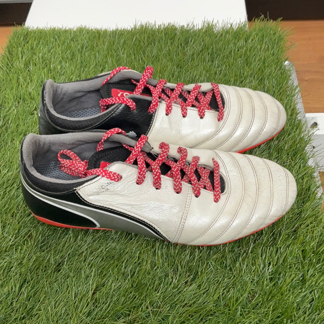 Used Goods used spikes Tiempo Legend 7 HG