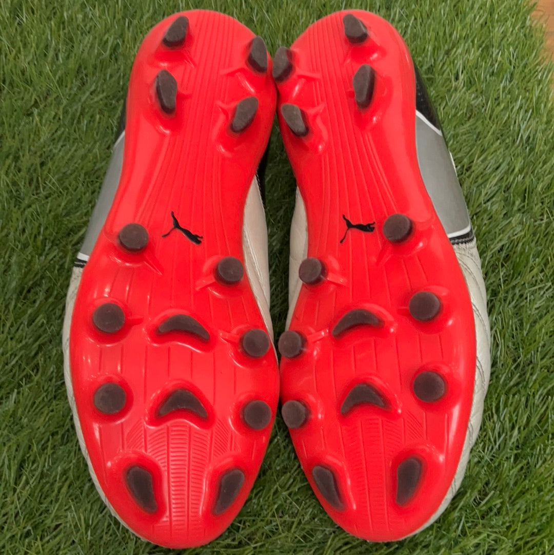 Used Goods used spikes Tiempo Legend 7 HG