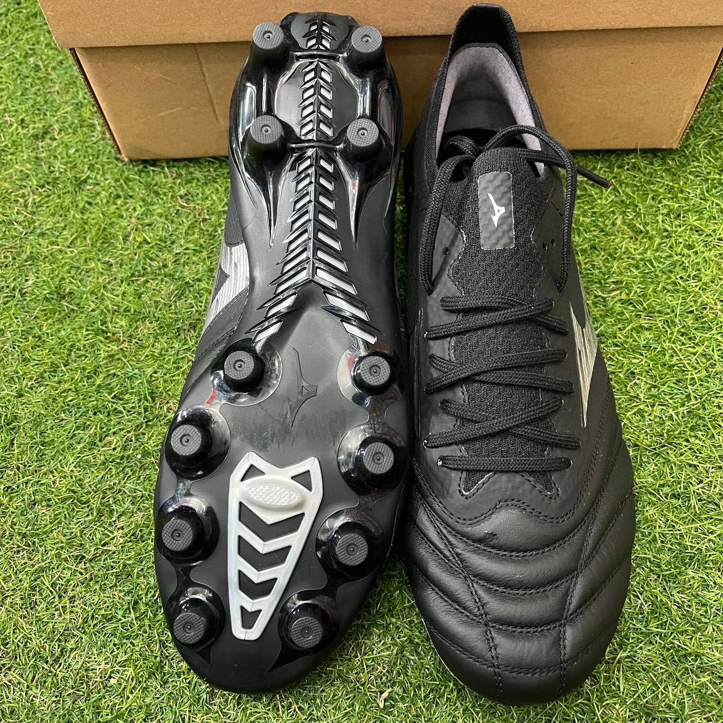 日本未発売 モレリアネオ4 β Elite P1GA244203 morelia neo 4