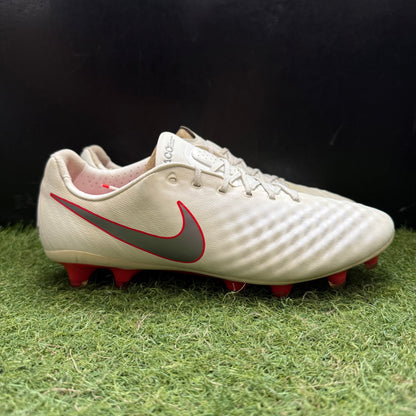 26.0 Used Goods中古スパイクMagista Opus 2 FG