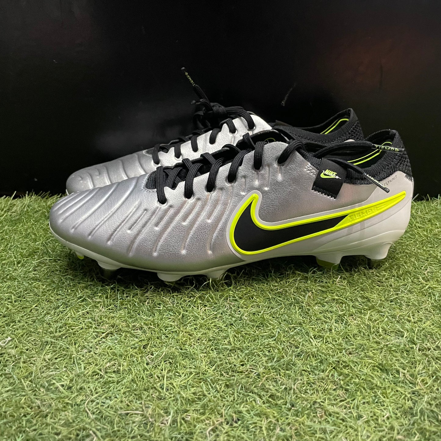 【箱無し】②Tiempo Legend10 SG-PRO 26.0cm FN7283 001