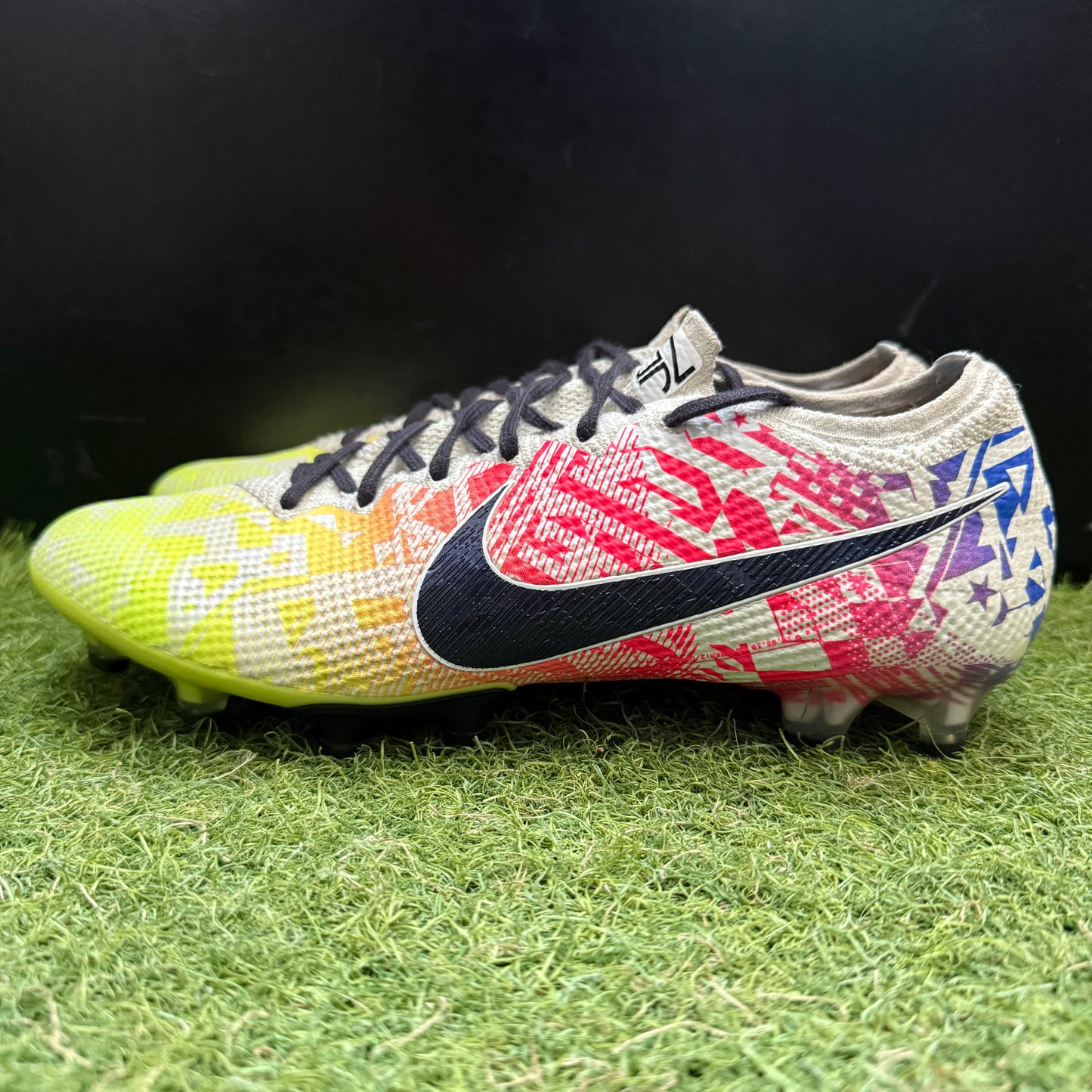 27.0 Used Goods中古スパイク Vapor 13 Elite AGPRO
