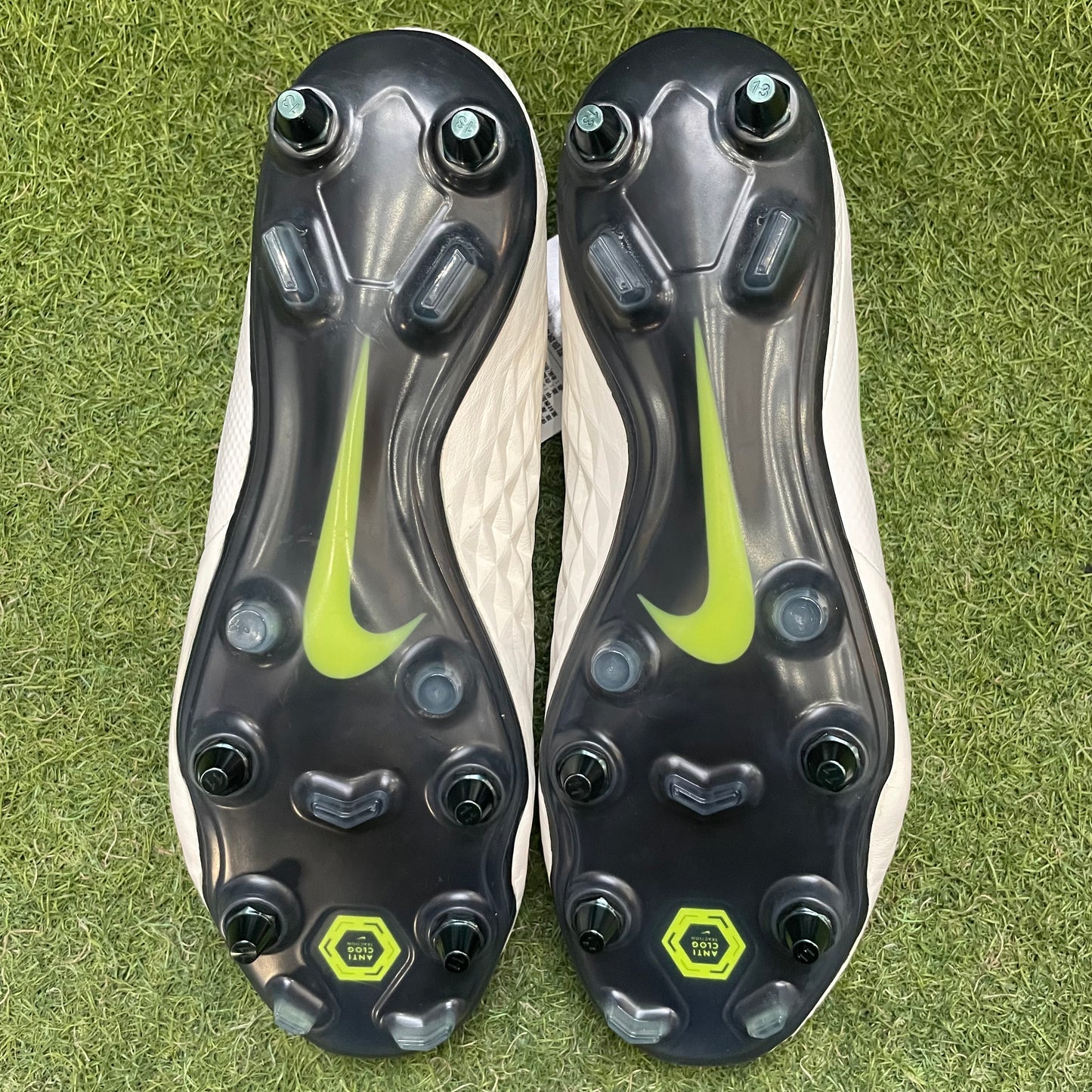 【箱無し】Tiempo Legend 8 Elite SG-PRO 29.0cm AT5900-030