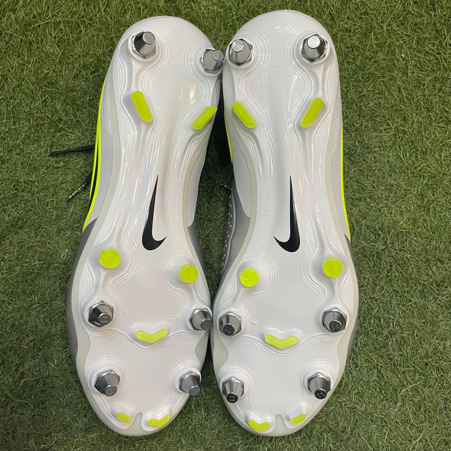 【箱無し】②Tiempo Legend10 SG-PRO 26.0cm FN7283 001