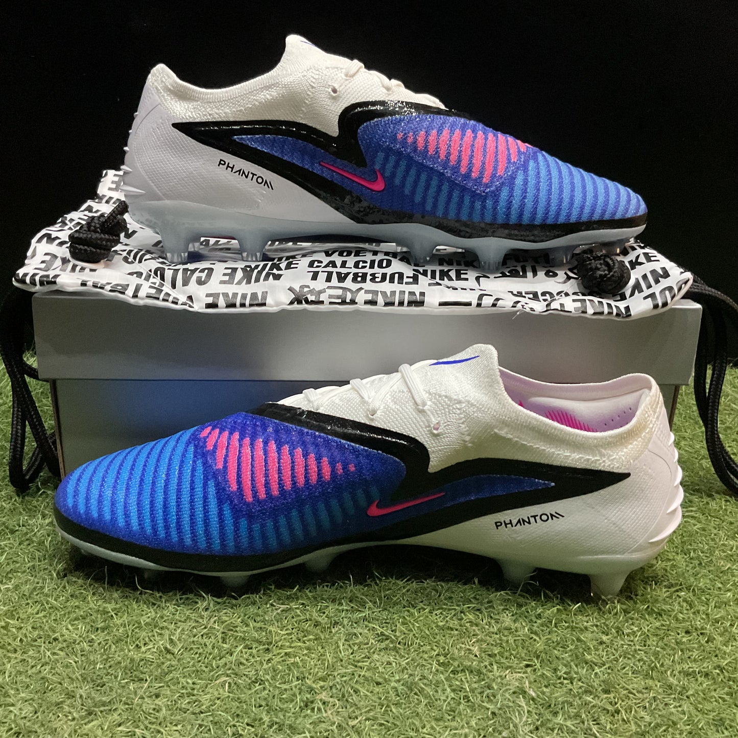 ファントム 6 LOW ELITE AG-PRO HQ2335 446