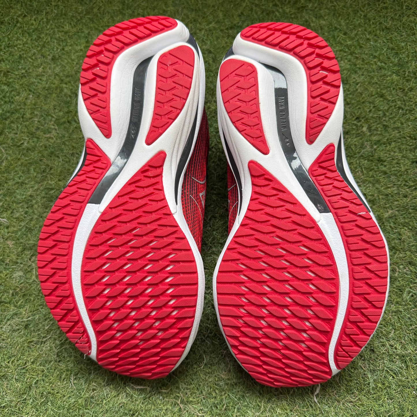 25.0 Used Goods中古ランニングシューズ ウェーブライダー28SW