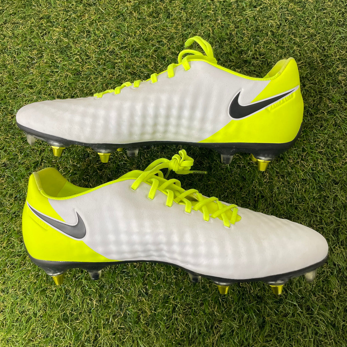 29.0 cm Used Goods 中古スパイク Magista Opus 2 SG ANTI CLOG