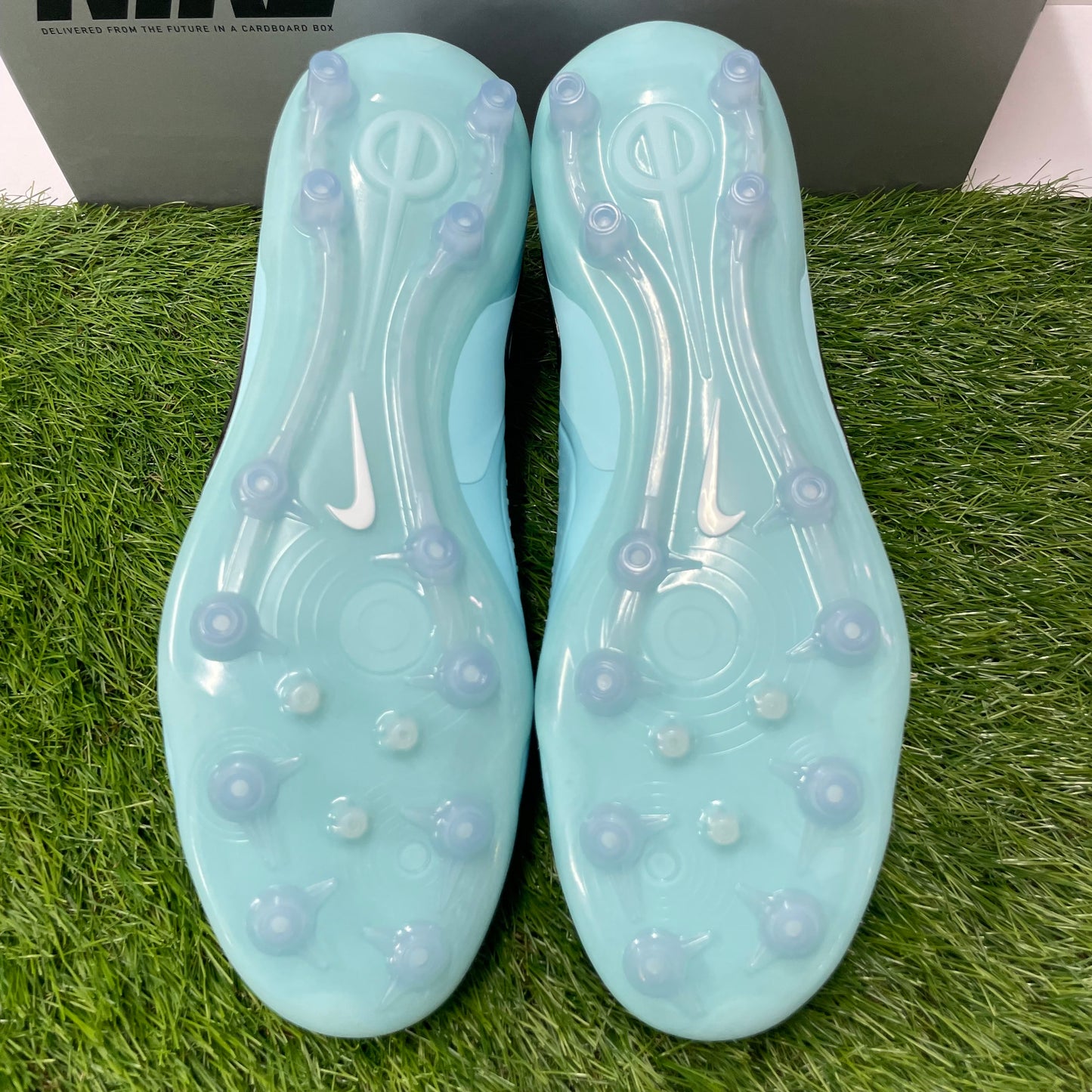 ティエンポレジェンド10 ELITE AG PRO IB9520 401