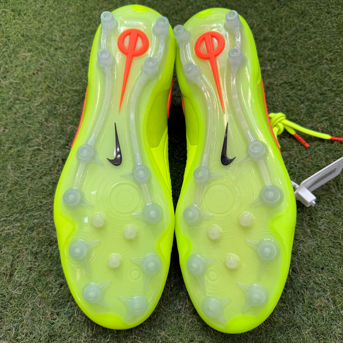 【箱無し】TIEMPO LEGEND 10 ELITE AG 27.0 DV4330 701