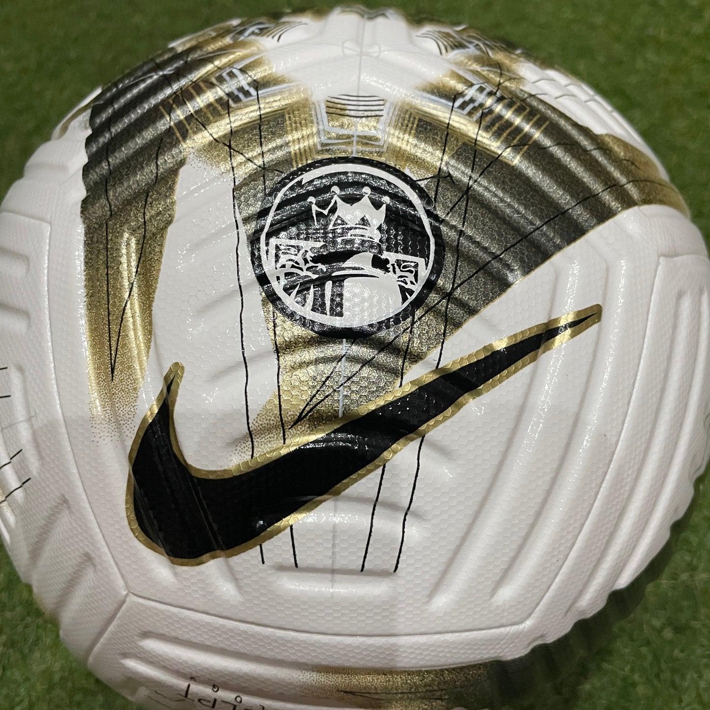 【日本未発売】Premier League Club Elite FQ4967 106 5号球