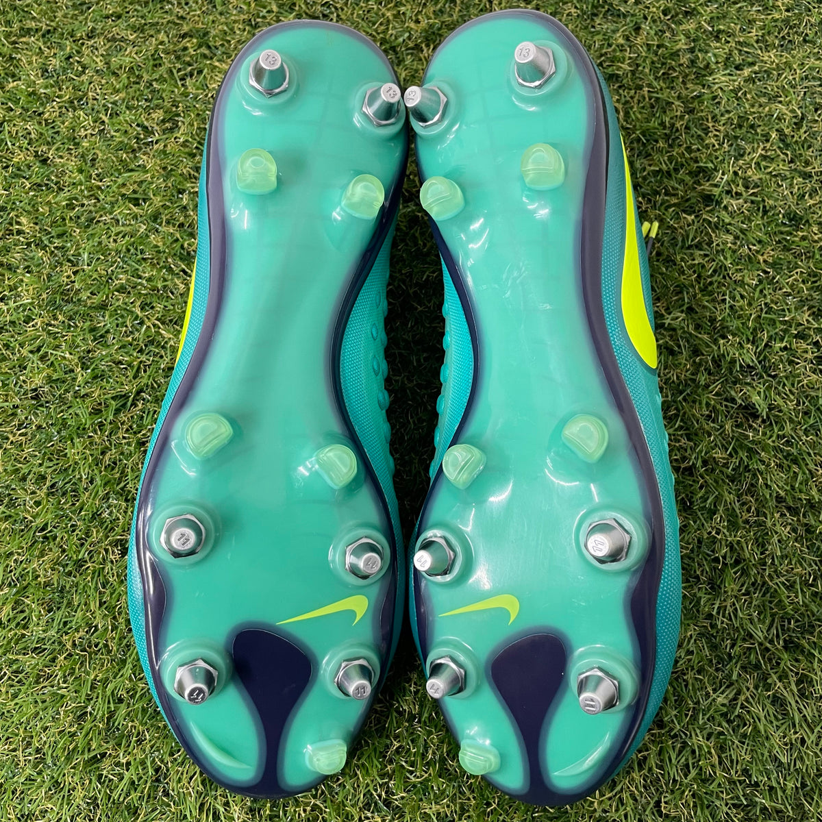29.0 cm Used Goods 中古スパイク Magista Opus 2 SG-PRO