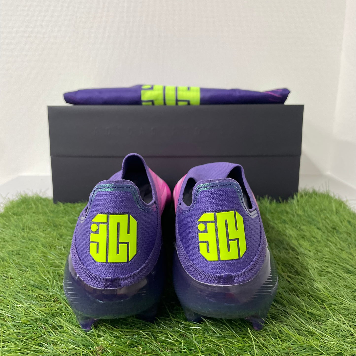 F50 ELITE FG JS0560