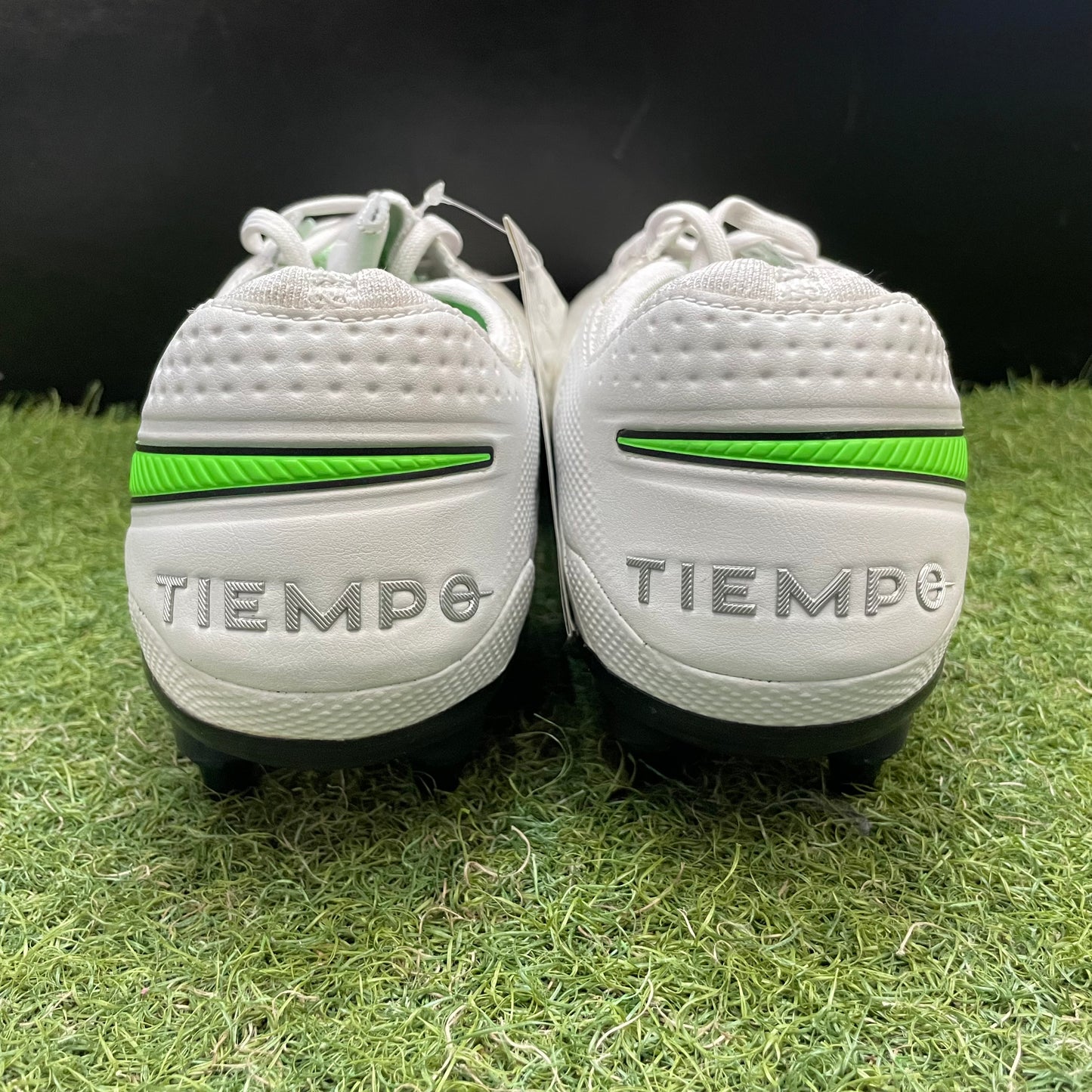 【箱無し】Tiempo Legend 8 Elite SG-PRO 29.0cm AT5900-030