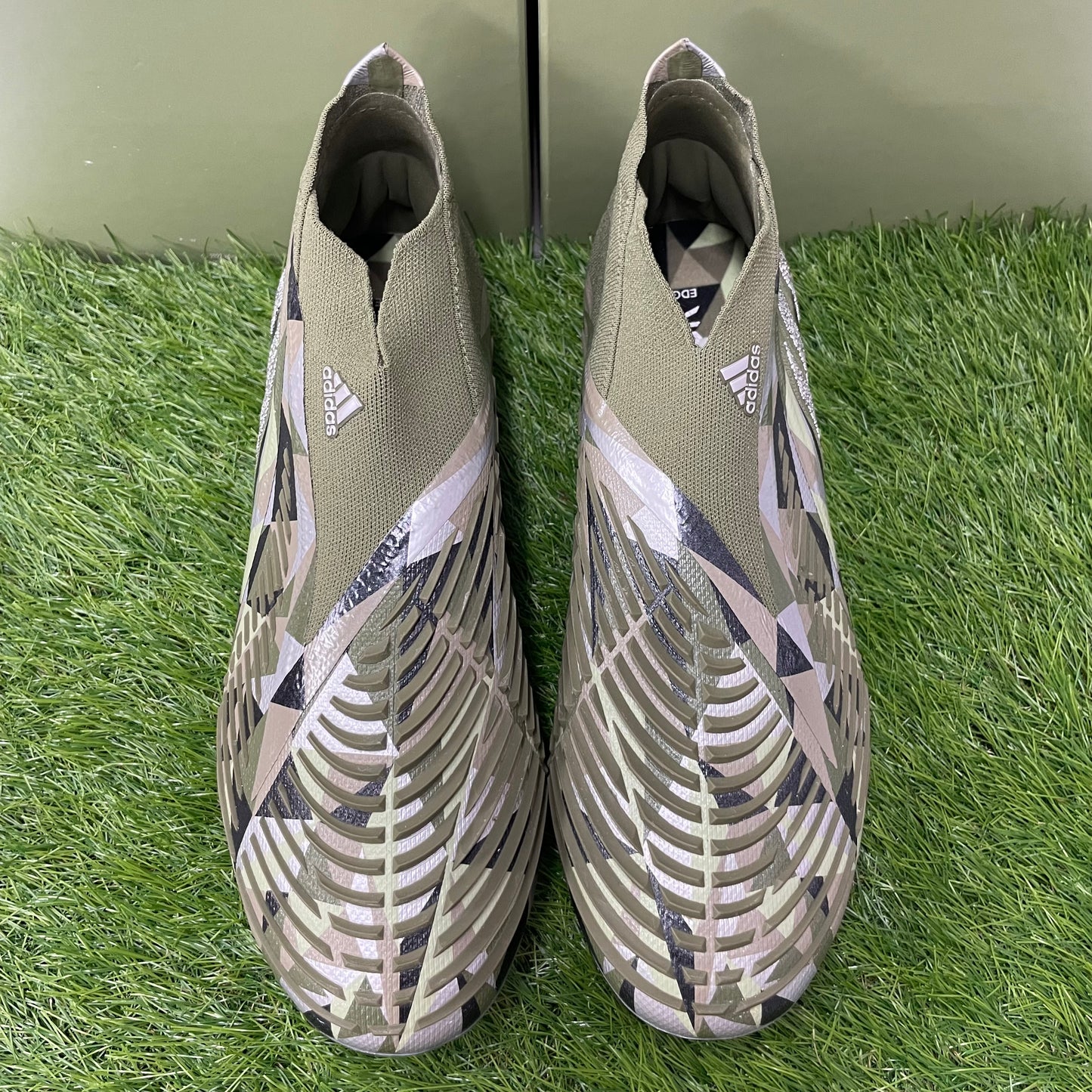 Predator Edge Crystal+ FG プレデター エッジ クリスタル＋ GX3913