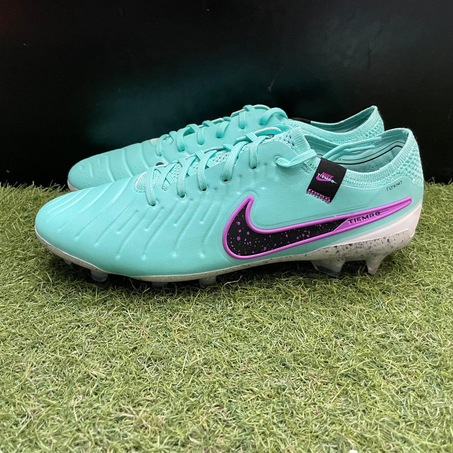 【箱無し】②TIEMPO LEGEND 10 ELITE FG 26.0cm FN7276 300