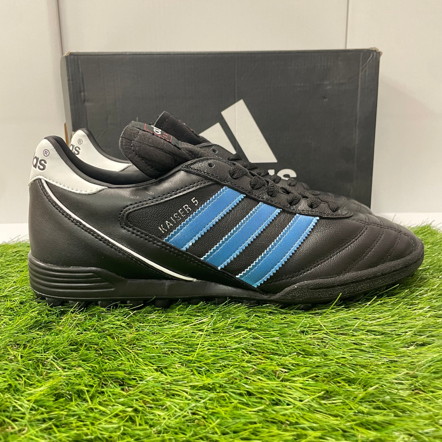 日本未発売 KAISER 5 TEAM BLUE STRIPES  677357