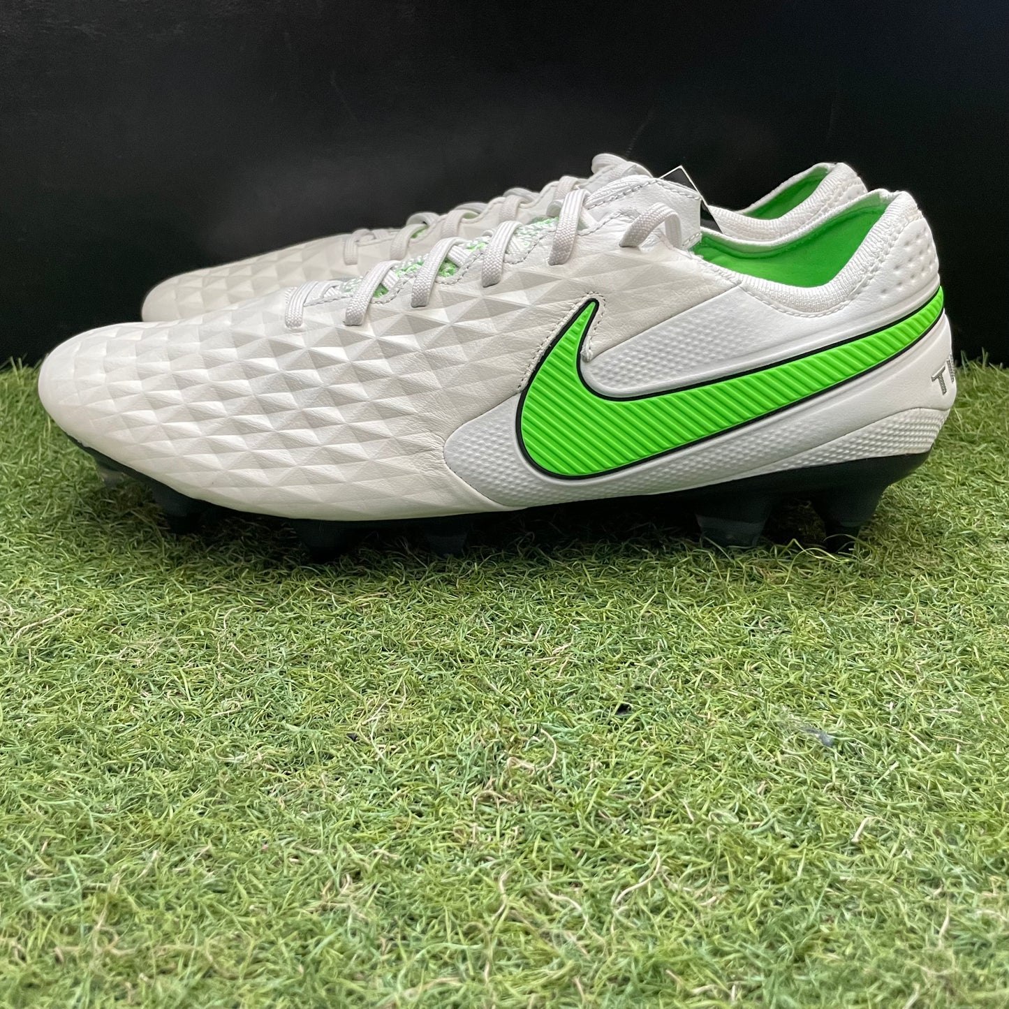 【箱無し】Tiempo Legend 8 Elite SG-PRO 29.0cm AT5900-030