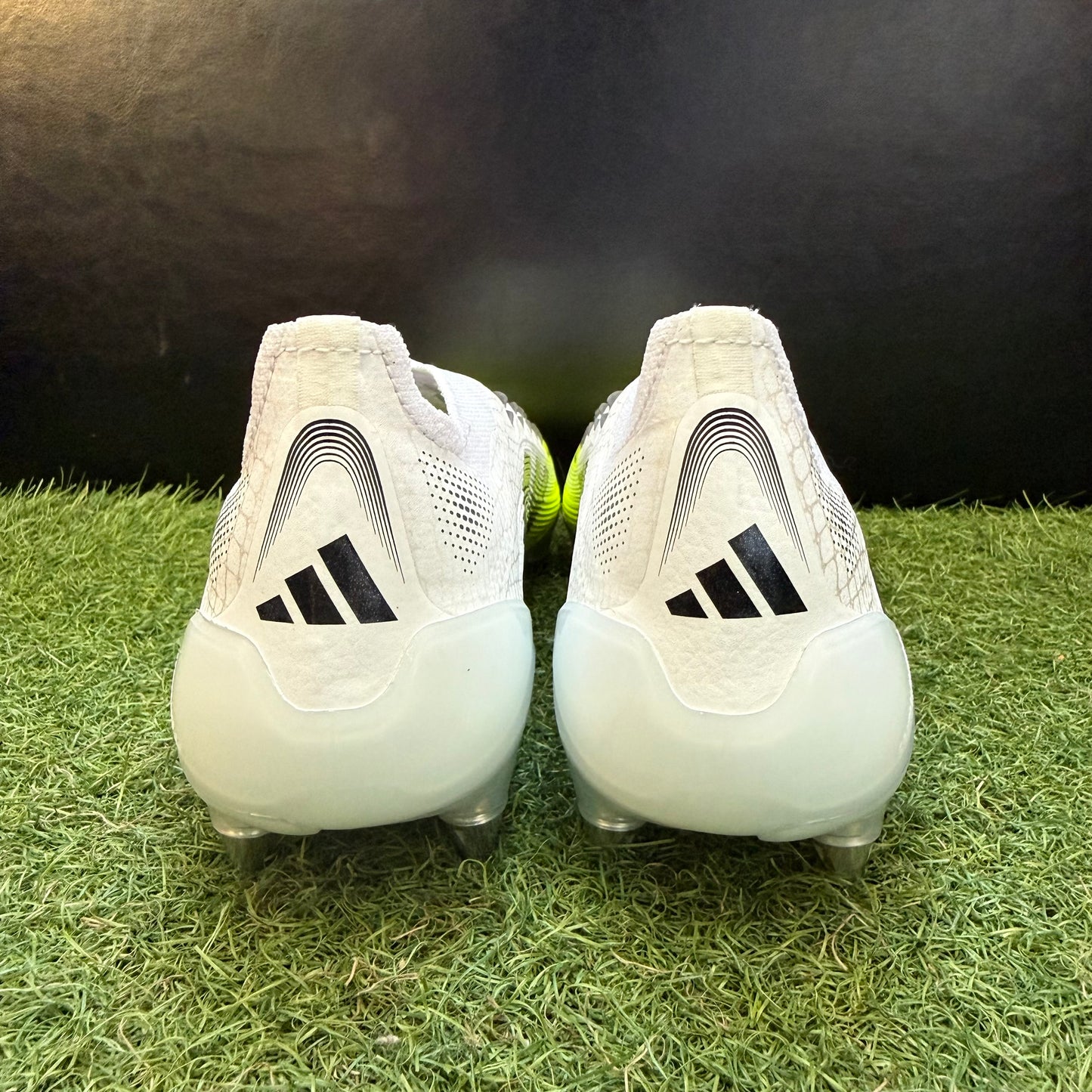 PREDATOR ELITE LL SG プレデター レースレス JI1064