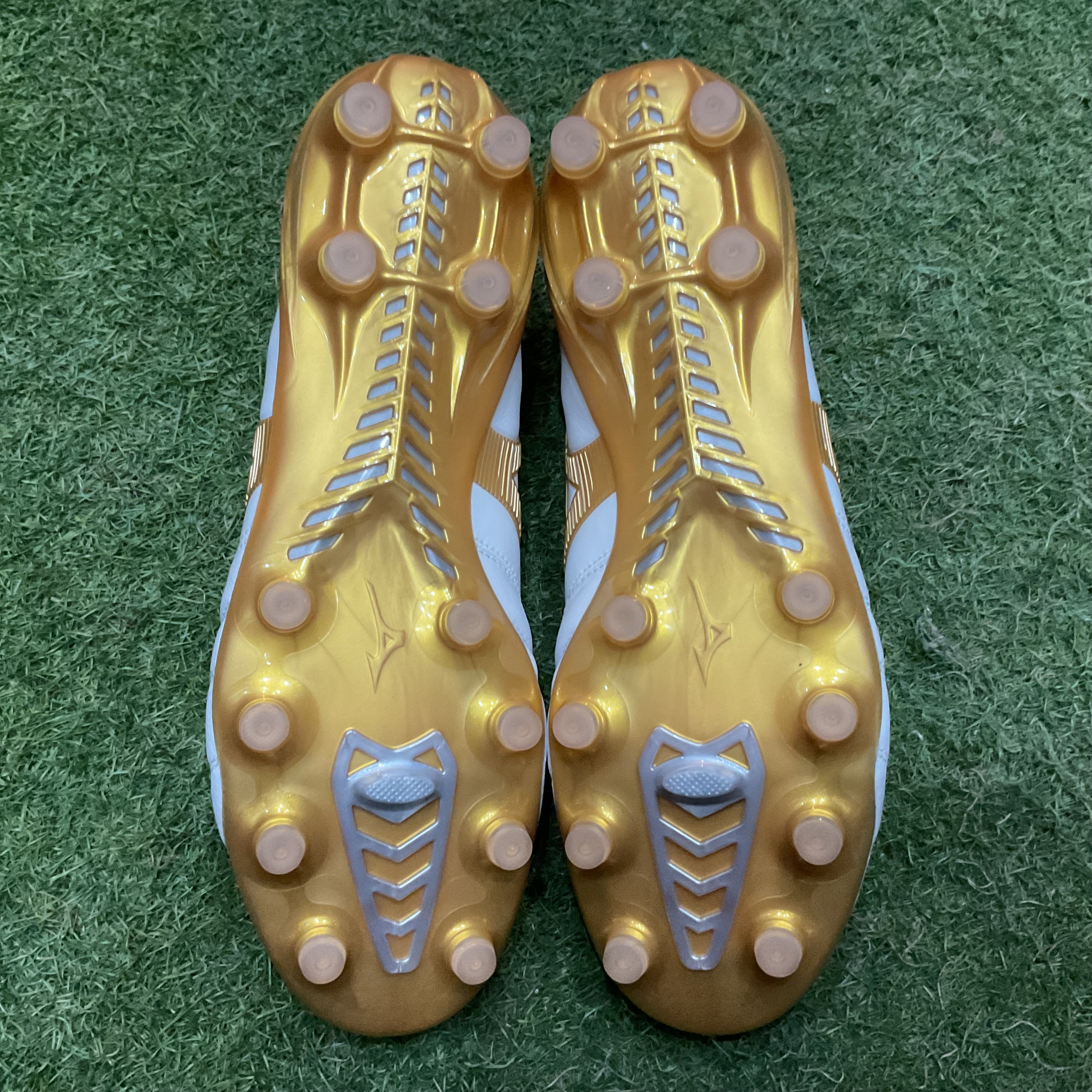 モレリアネオ 4 MADE IN JAPAN P1GA263050 – 俺の足 サッカー用品