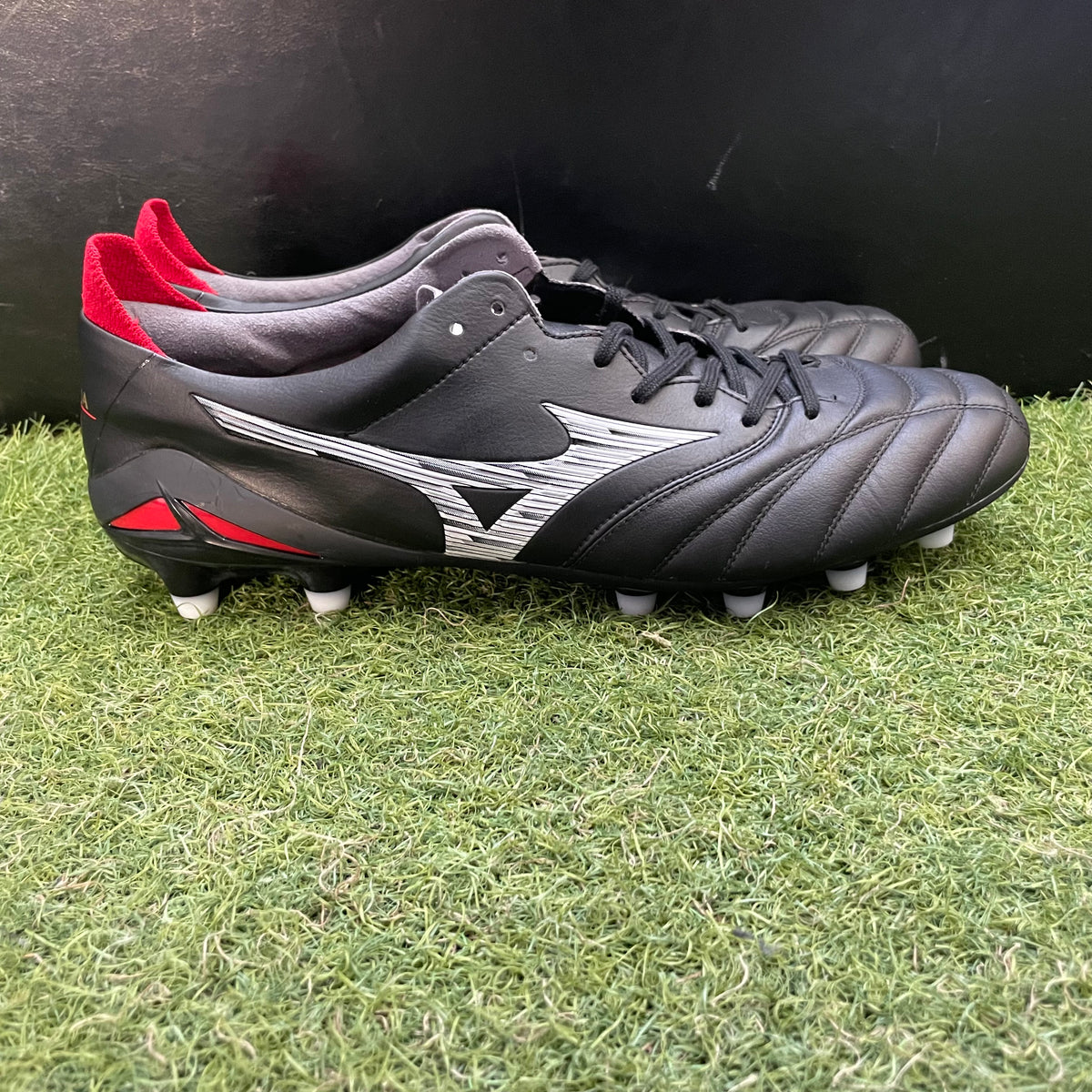 【箱無し】MORELIA NEO4 JAPAN 28.5cm P1GA233001