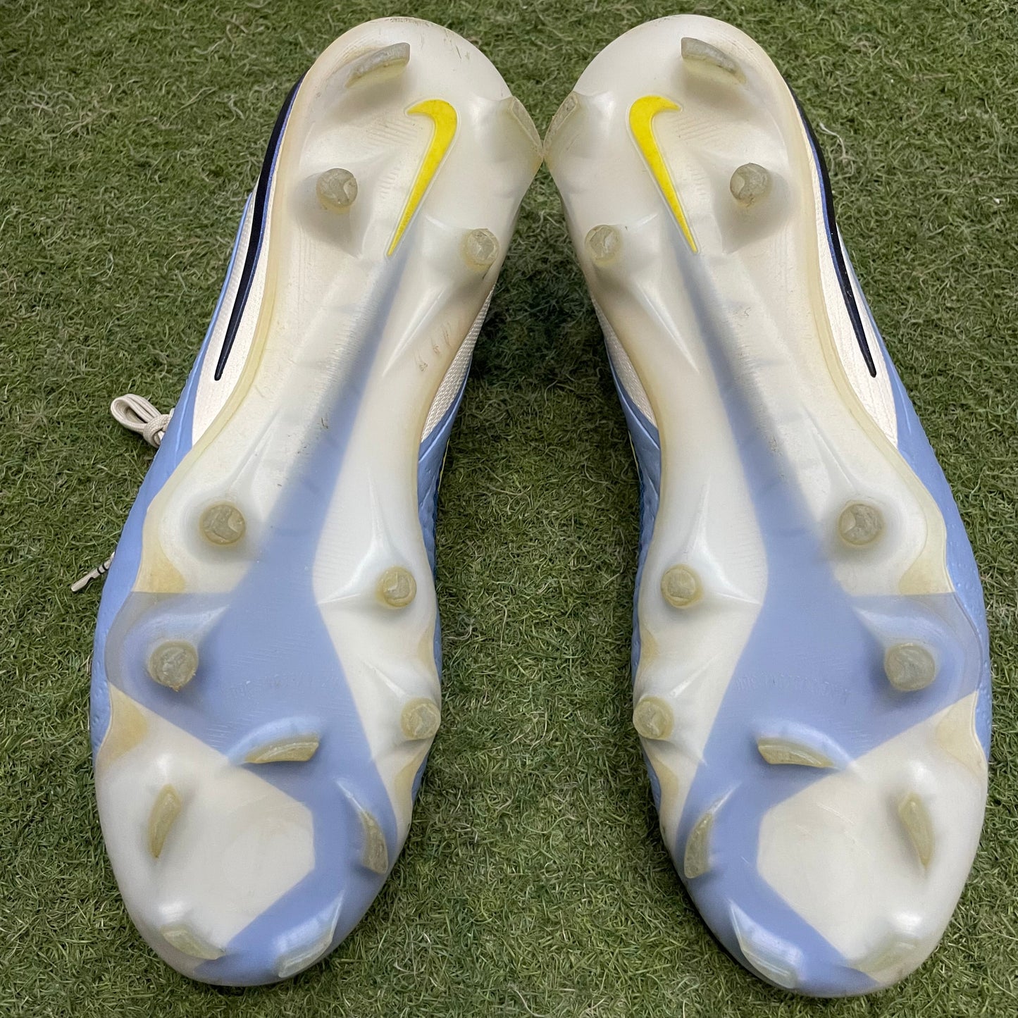 28.0 cm Used Goods中古スパイクPhantom 6 Low Elite FG LV8