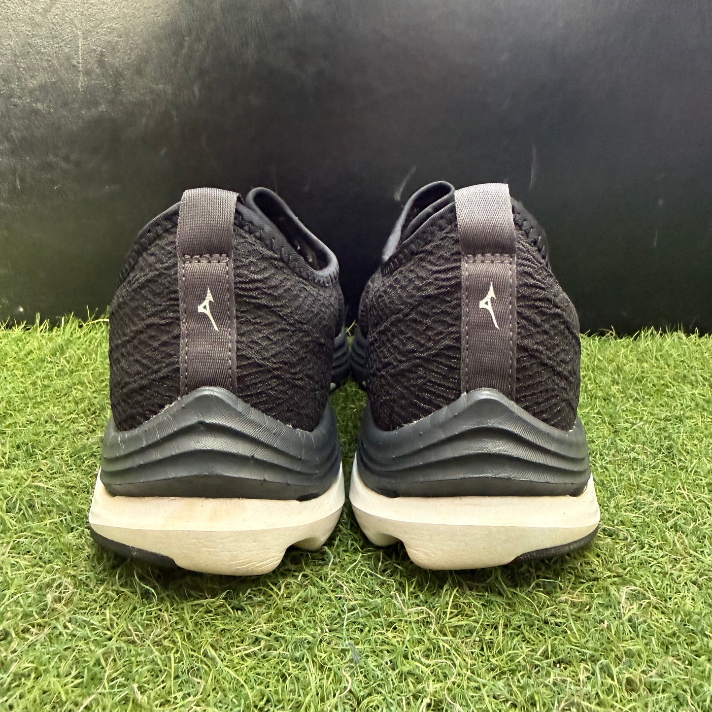 25.0 Used Goods中古ランニングシューズ ウェーブエアロ