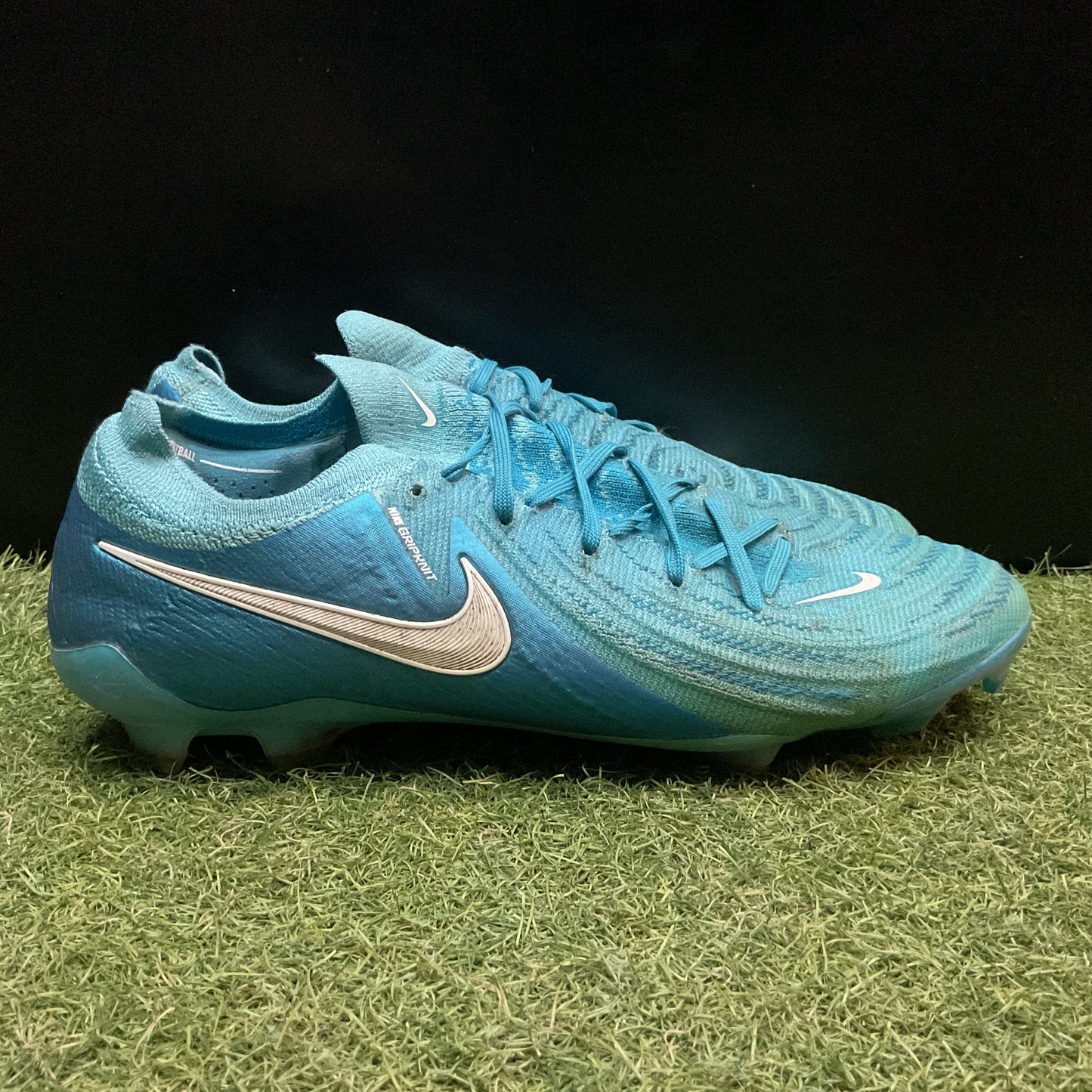 28.0 cm Used Goods中古スパイクPhantom GX2 Elite FG