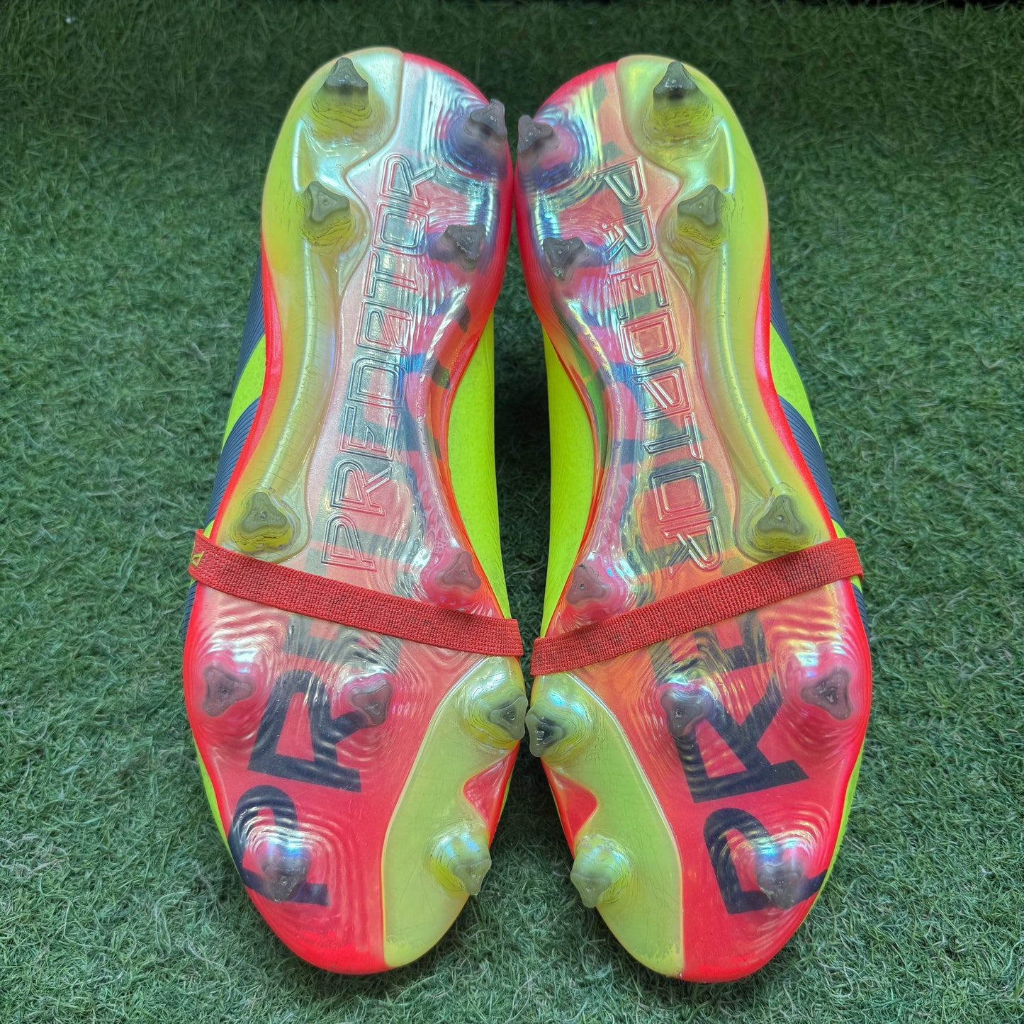 26.0 Used Goods 中古スパイクPredator Elite FT FG