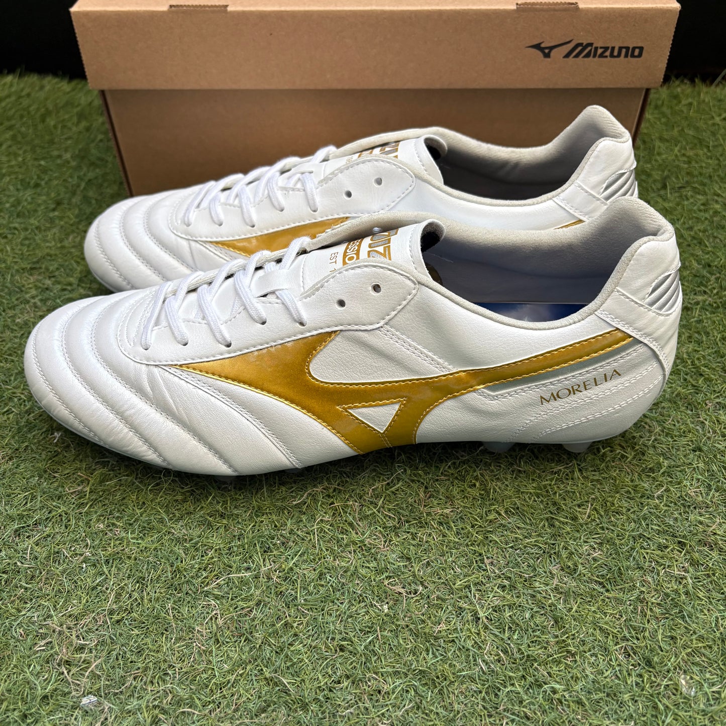 日本未発売 モレリア2 ELITE P1GA260450 海外仕様 トップモデル